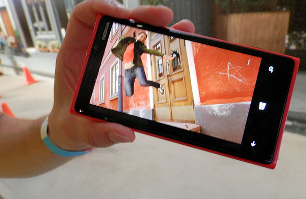 Nokia-Lumia-820